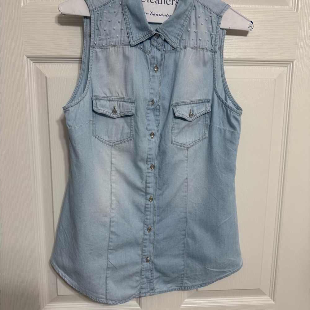 Prototype Sleeveless Light Wash Denim Chambray Button-Front Shirt Medium